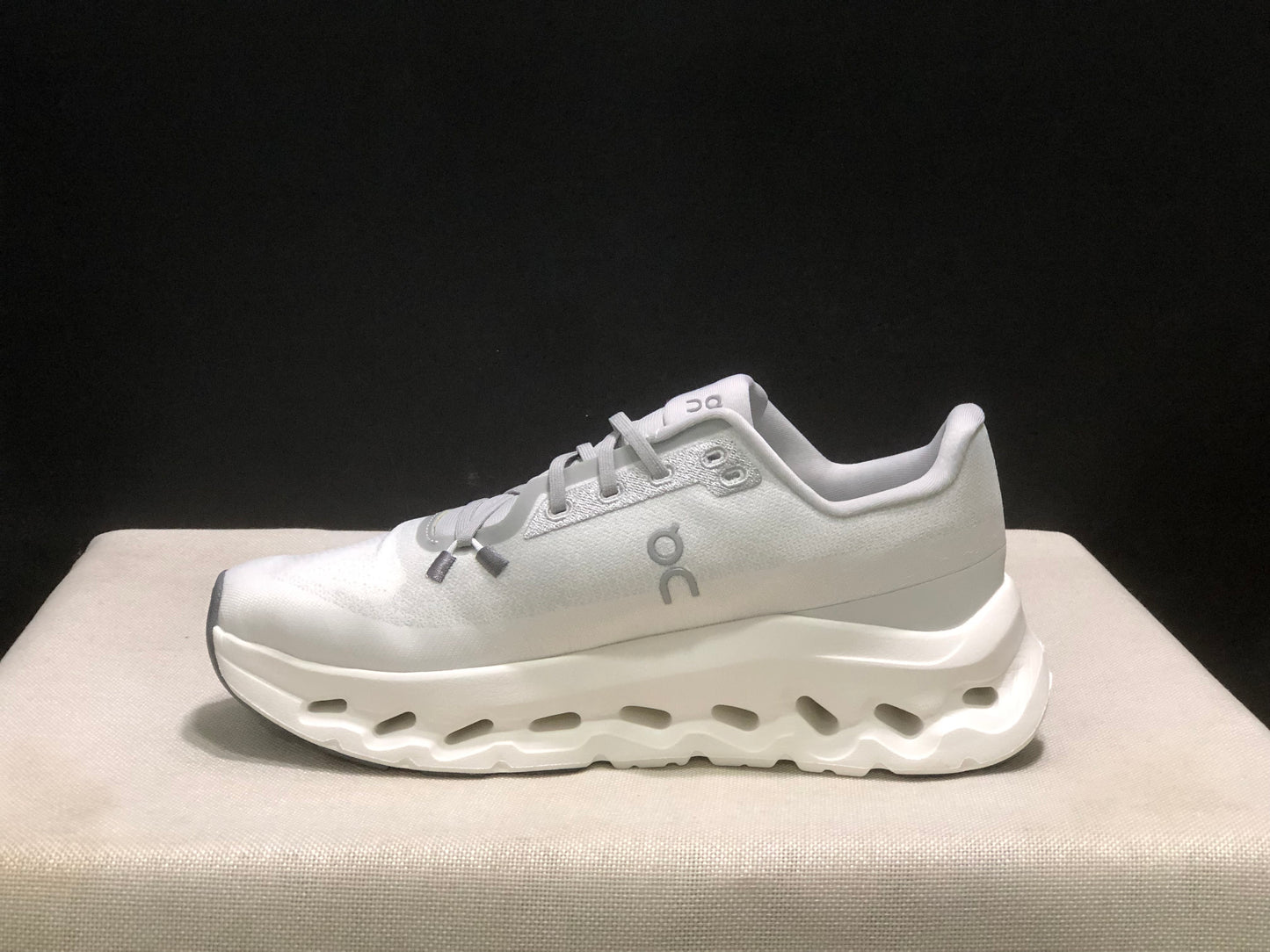 On Cloudtilt White