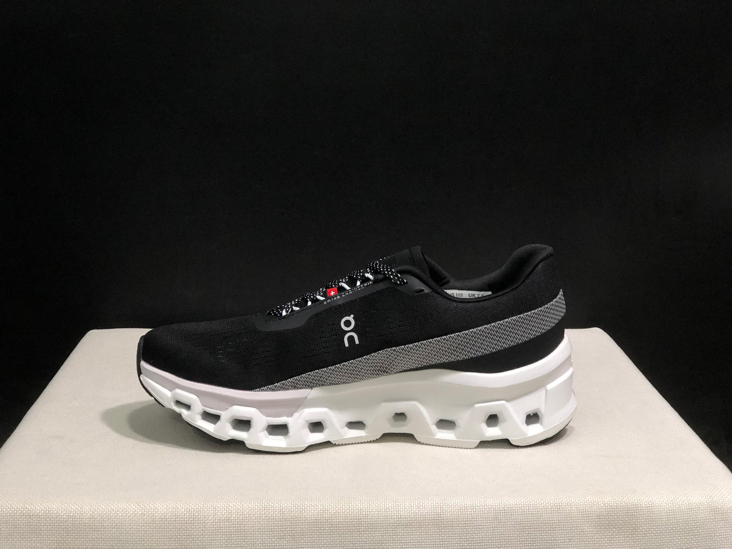 On Running Cloundmonster 2 Black And White