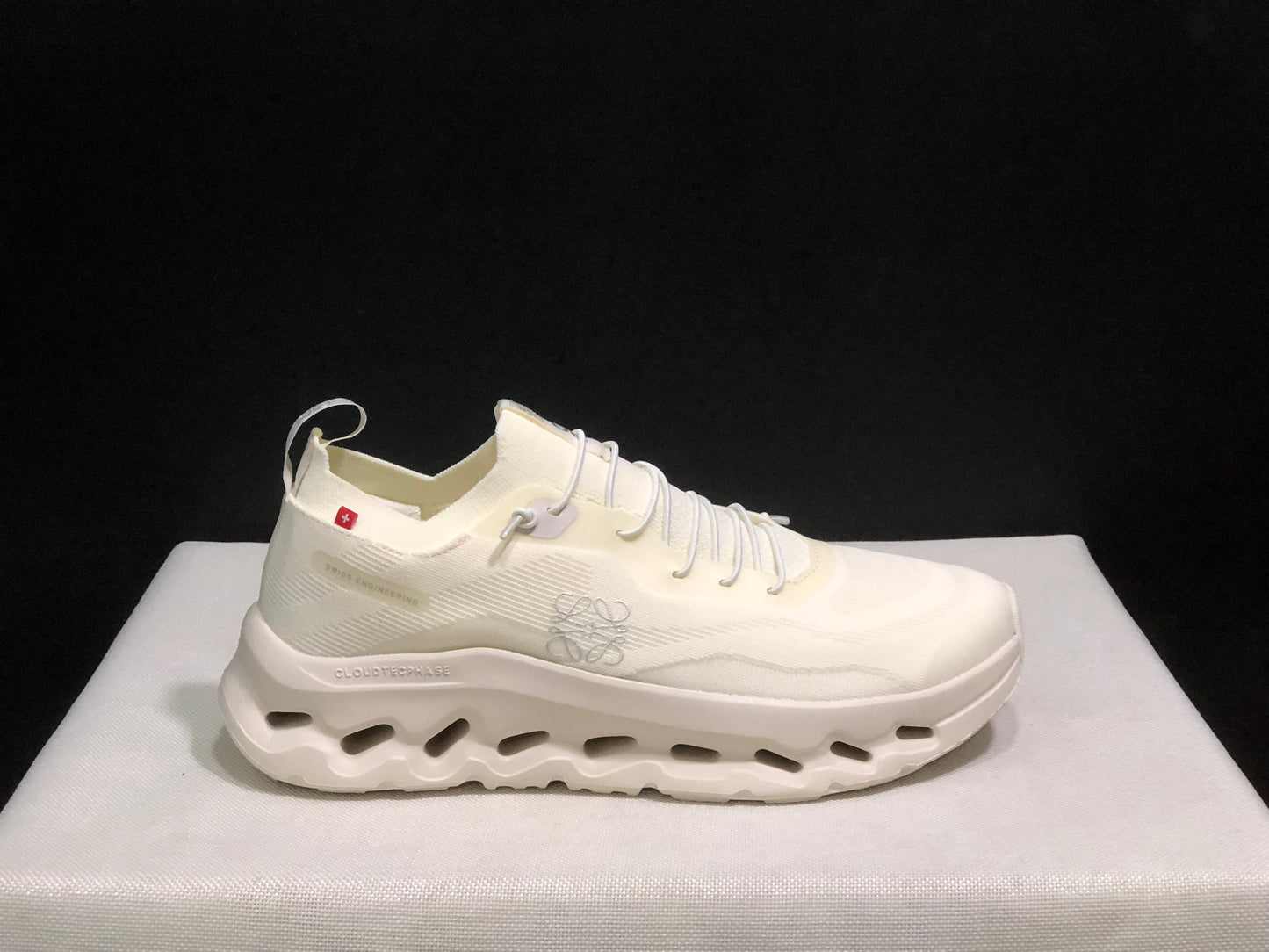 On Running Cloudtilt X LOEWE Beige