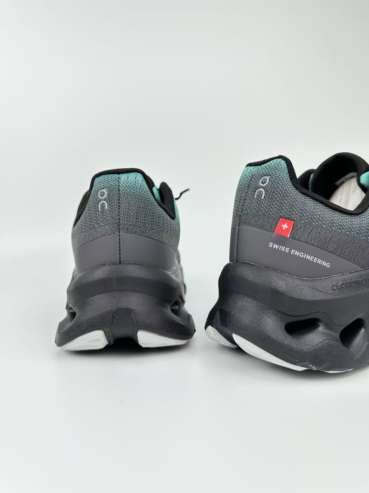 On Running Cloudtilt Aqua