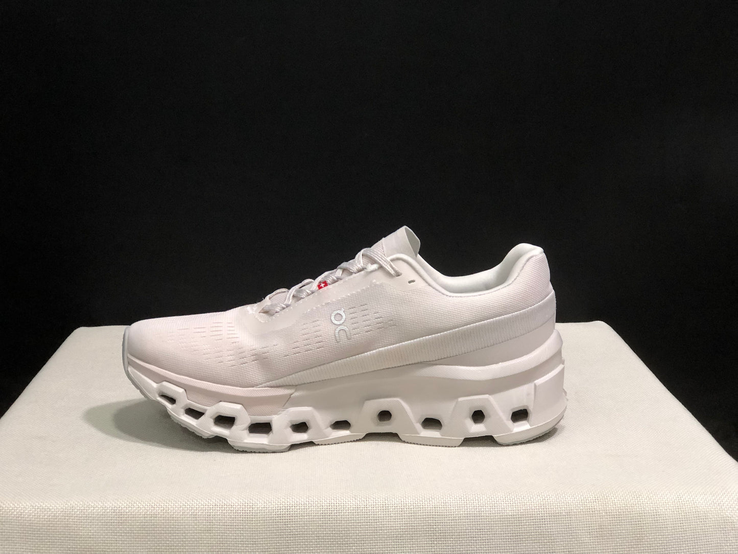 On Running Cloundmonster 2 White