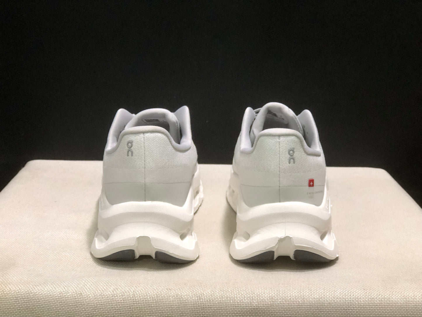 On Cloudtilt White