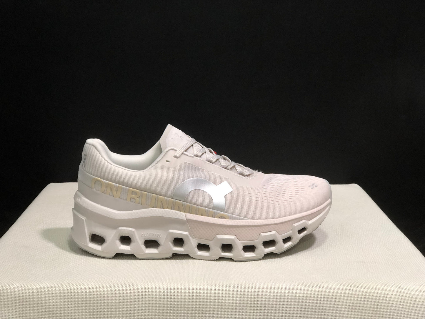 On Running Cloundmonster 2 White