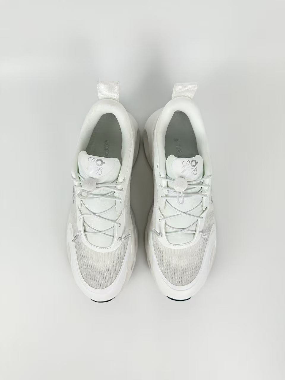 On Cloundsolo X LOEWE White