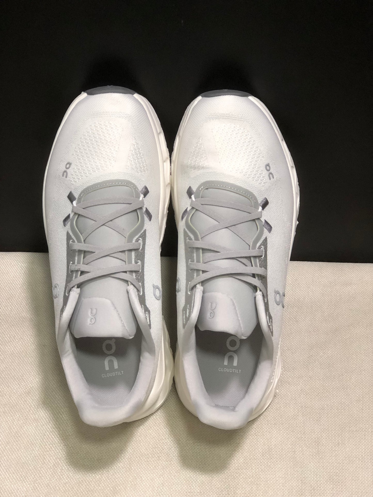 On Cloudtilt White