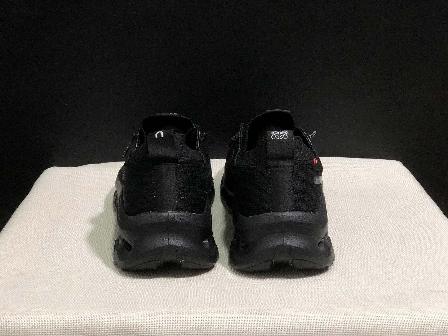 On Running Cloudtilt X LOEWE Black