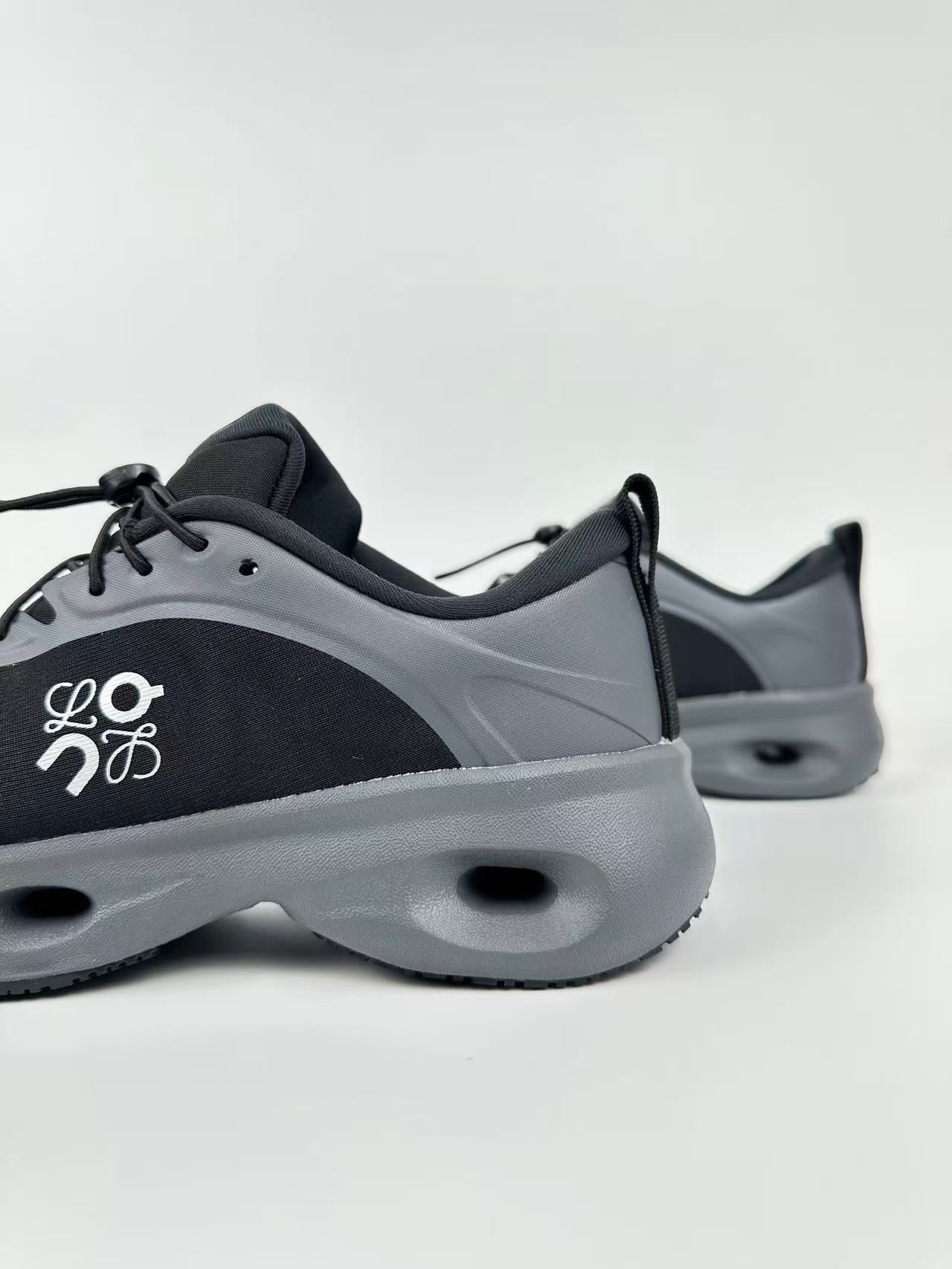 On Cloundsolo X LOEWE Black