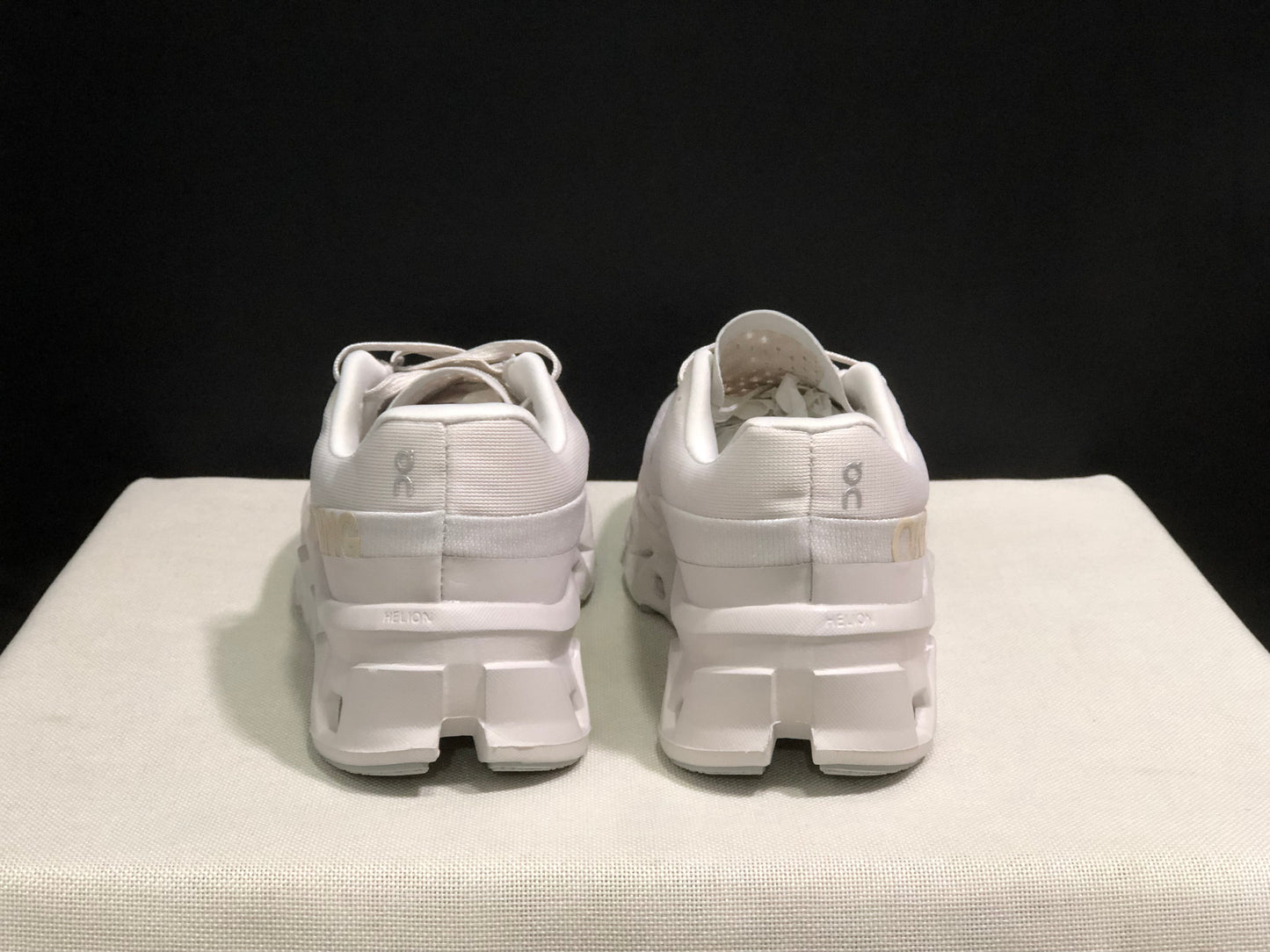 On Running Cloundmonster 2 White