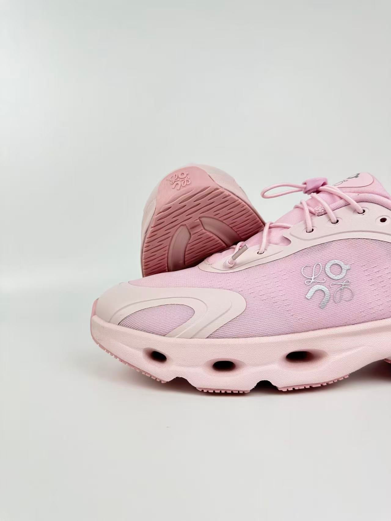 On Cloudsolo X LOEWE Pink