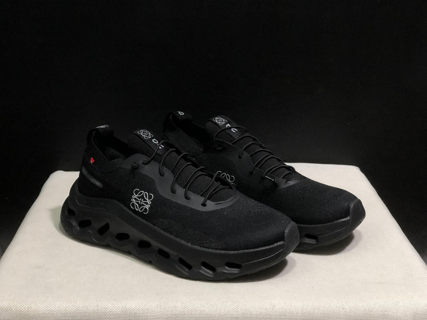On Running Cloudtilt X LOEWE Black