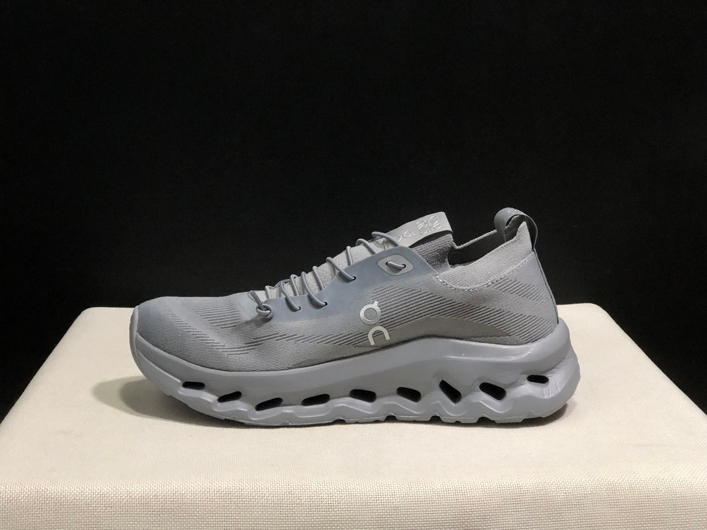 On Running Cloudtilt X LOEWE Grey