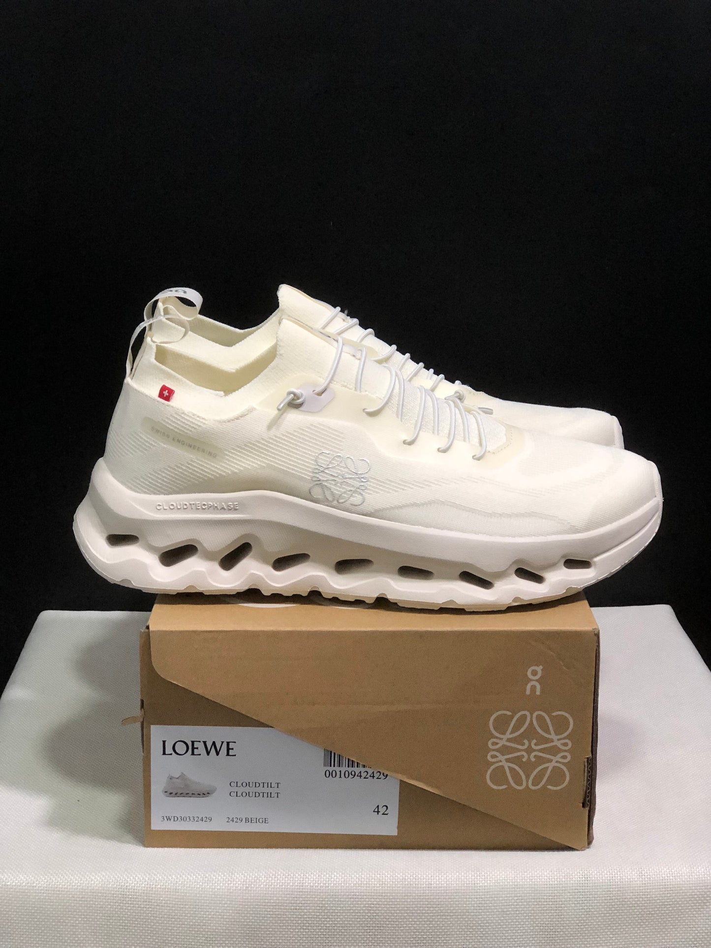 On Running Cloudtilt X LOEWE Beige