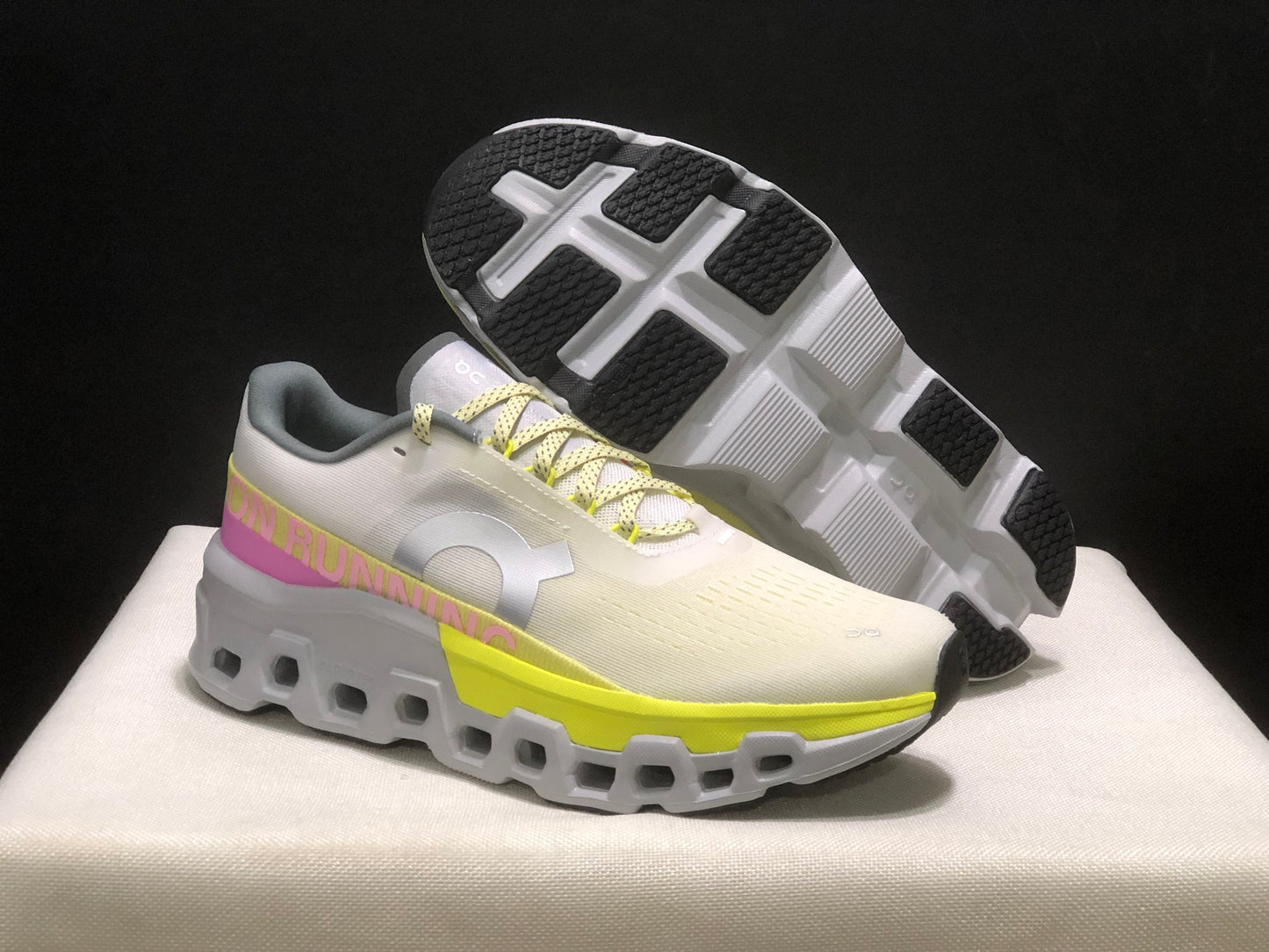 On Running Cloundmonster 2 White/Pink Yellow