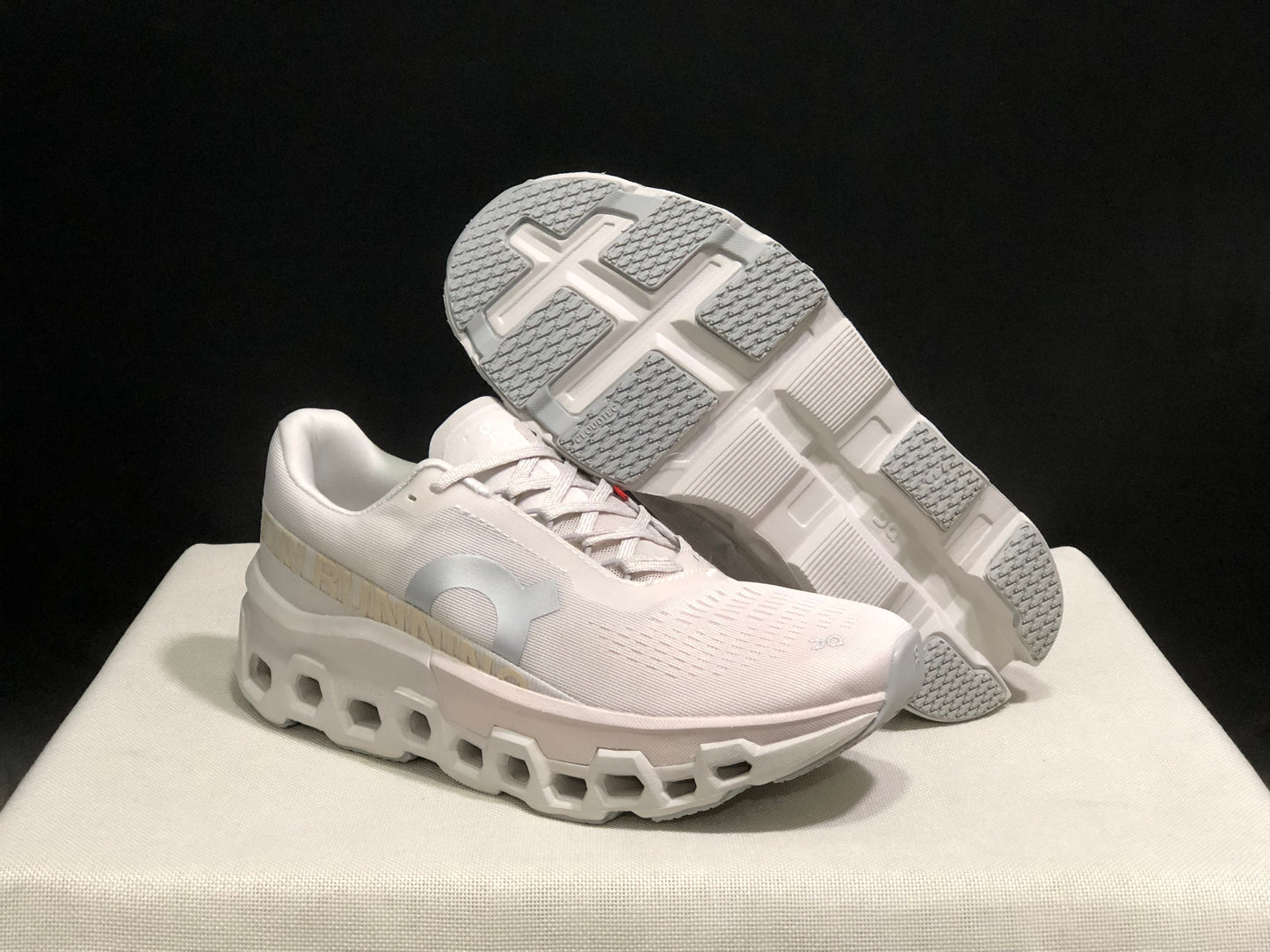 On Running Cloundmonster 2 White