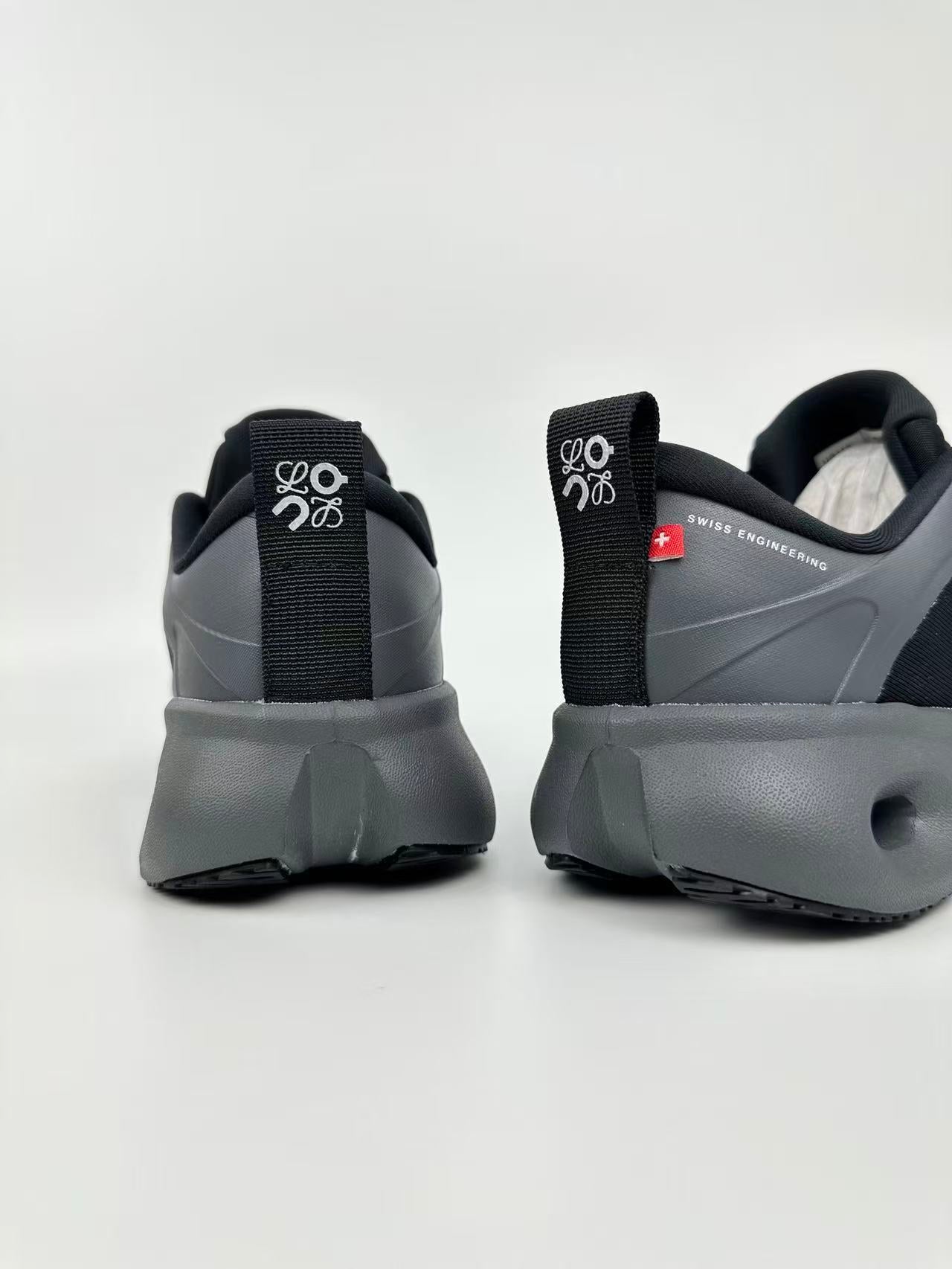 On Cloundsolo X LOEWE Black