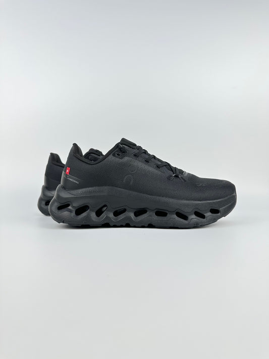 On Running Cloudtilt Black