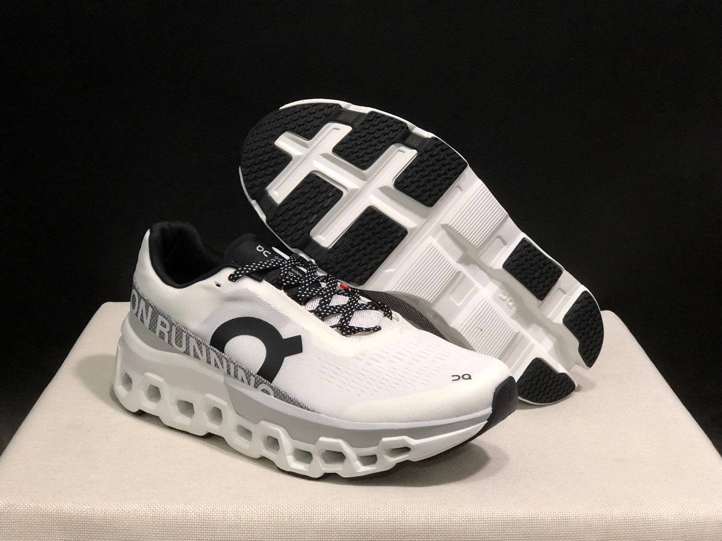 On Running Cloundmonster 2 White And Grey