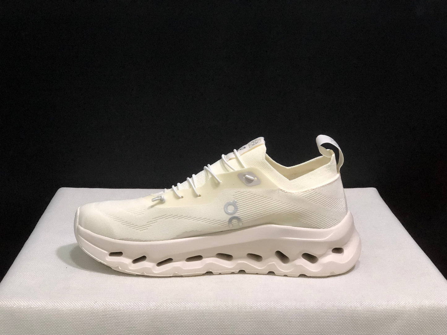On Running Cloudtilt X LOEWE Beige