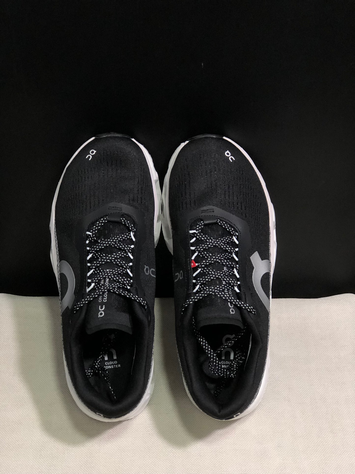 On Running Cloundmonster 2 Black And White