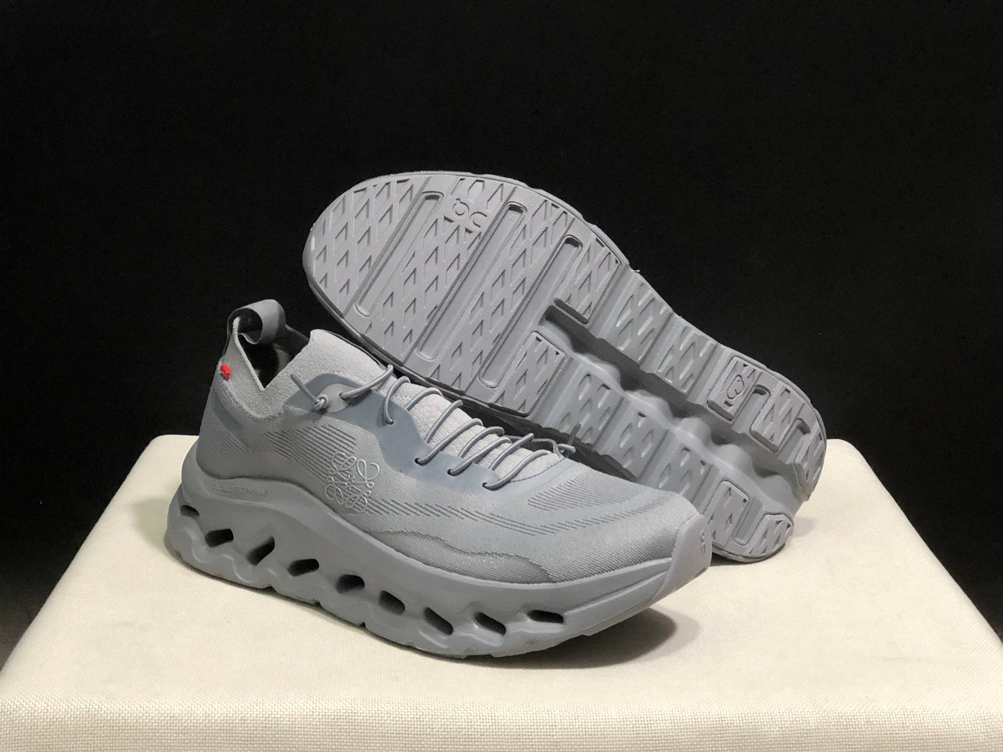 On Running Cloudtilt X LOEWE Grey