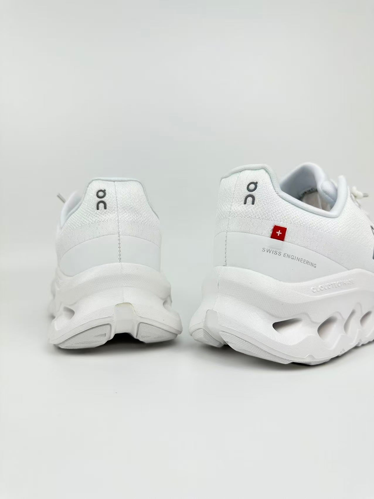 On Running Cloudtilt White