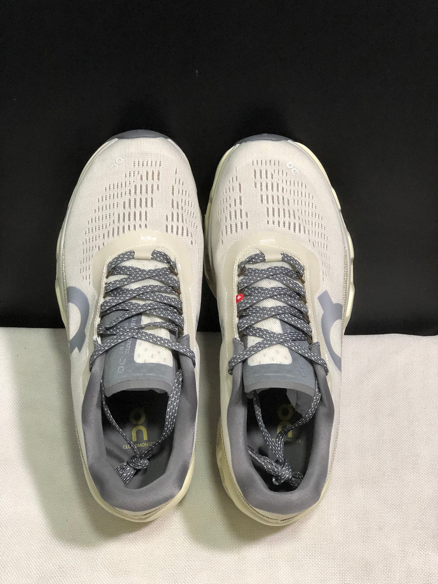 On Running Cloundmonster 2 Crème Ice