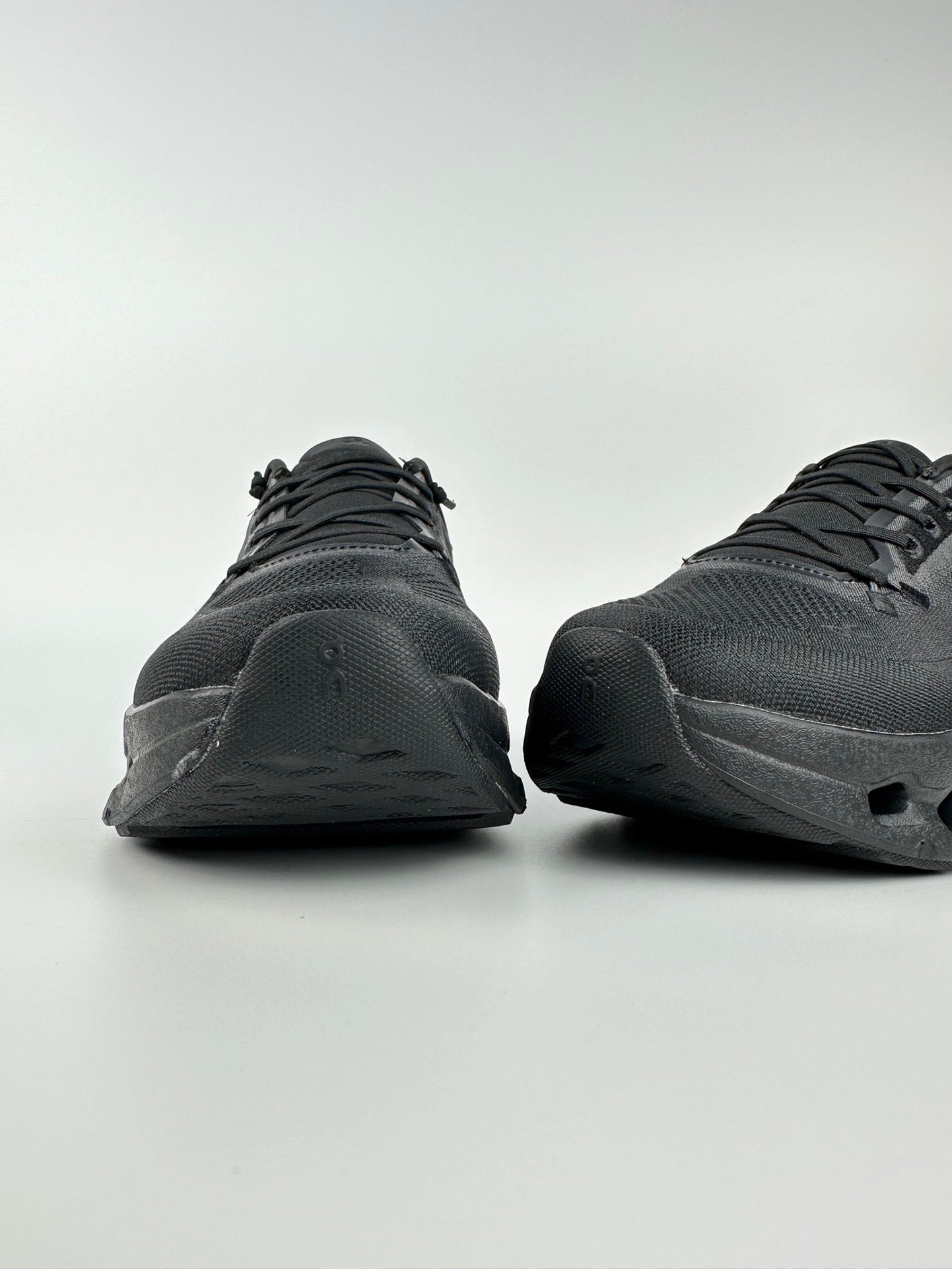 On Running Cloudtilt Black